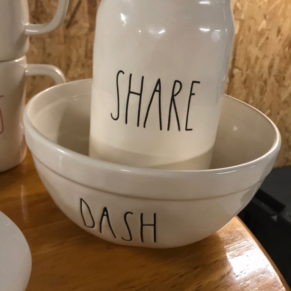 Share canister by Rae Dunn